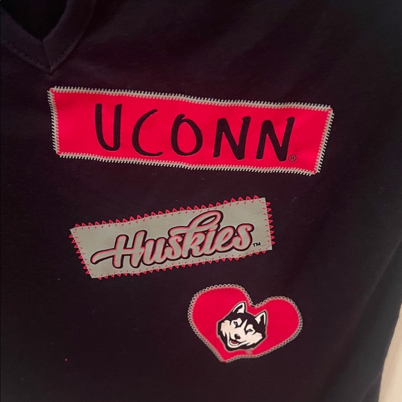 NWT Colosseum UConn Huskies Youth Long Sleeve T-Shirt - Picture 5 of 7